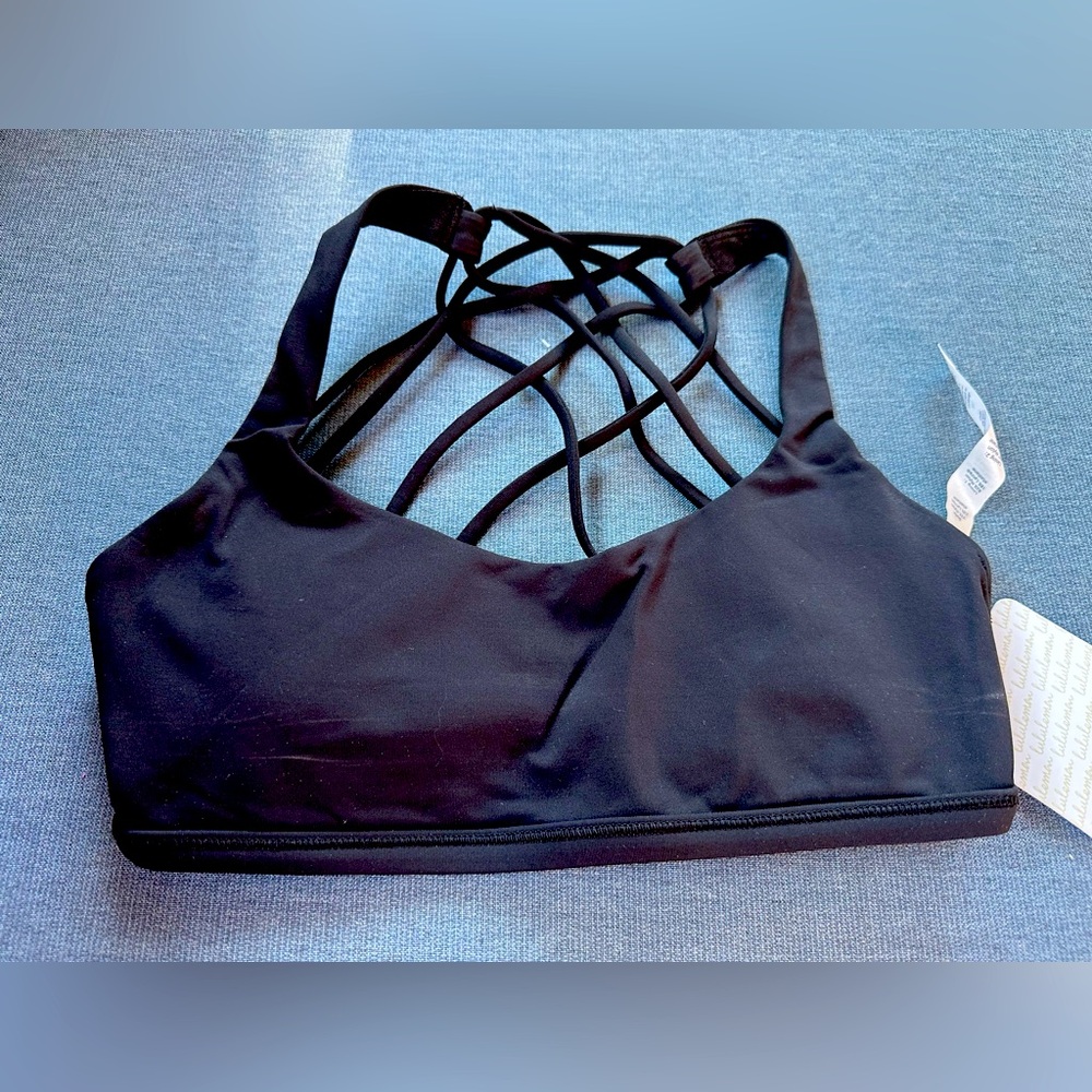 Lululemon work out bra black size 4 with tags